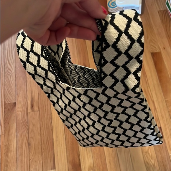Chic Black and White Diamond Tote Hand  Bag - Picture 3 of 5